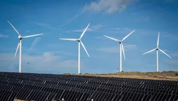 Parque híbrido eólico e solar de EDP em Ávila, Espanha